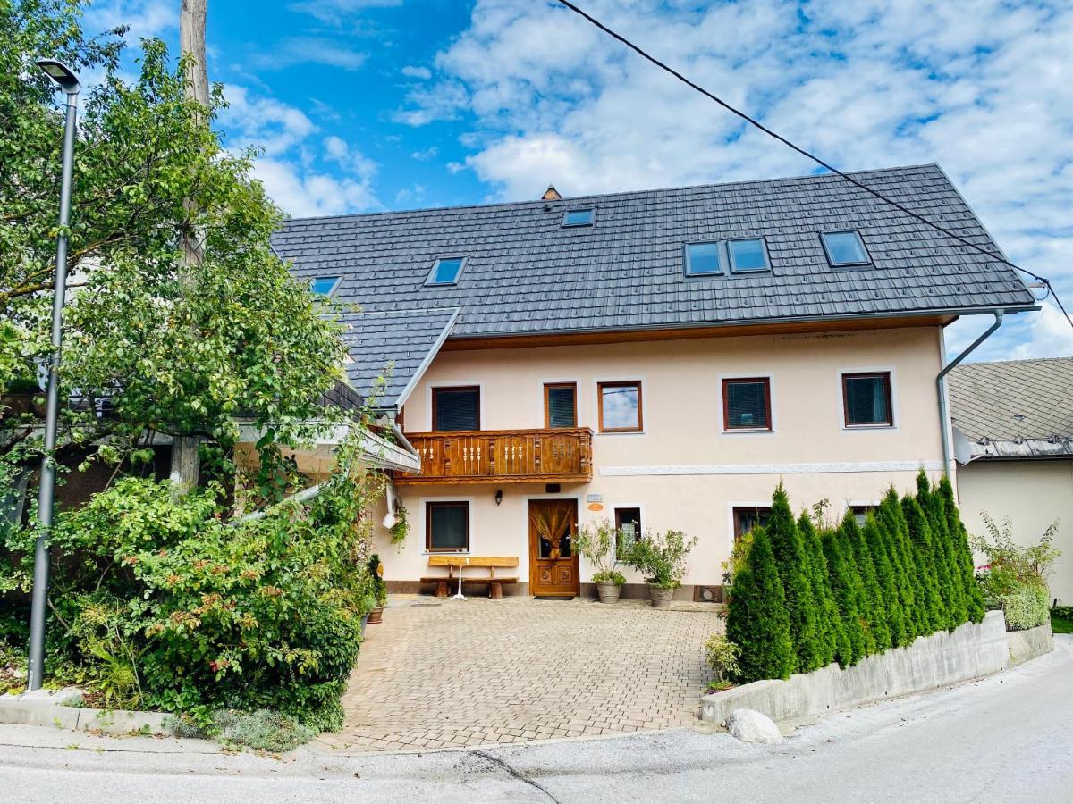 Guesthouse Sabine - Pr' Skminc Bohinjska Bela Exterior foto